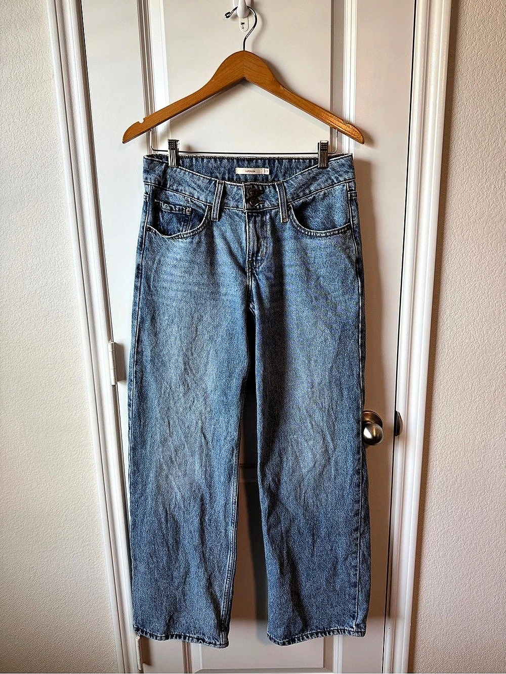 Levi's Superlow Straight Leg Jeans in Medium-Wash